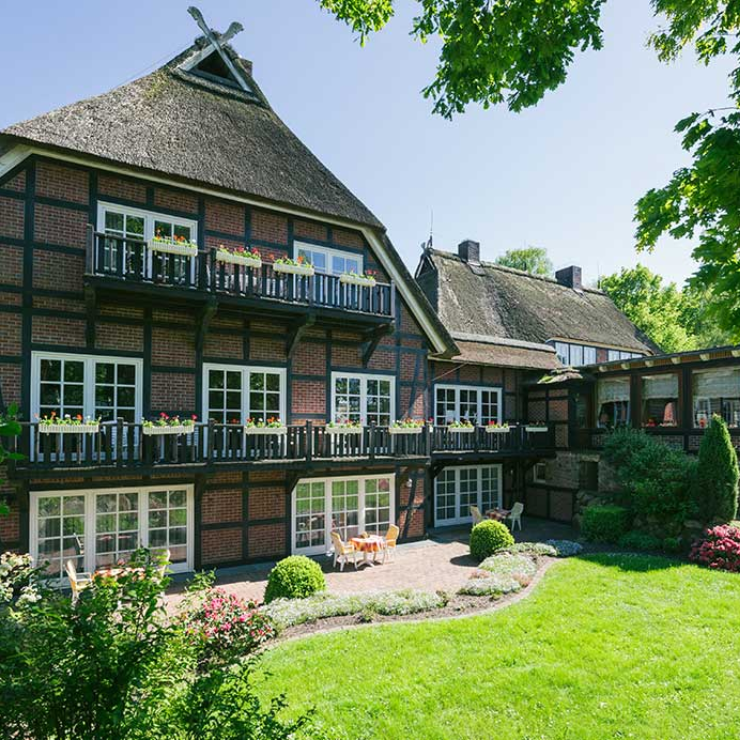 202306_designer_outlet_soltau_hotel_landhaus_hoepen_teaser_third_740x740px.png