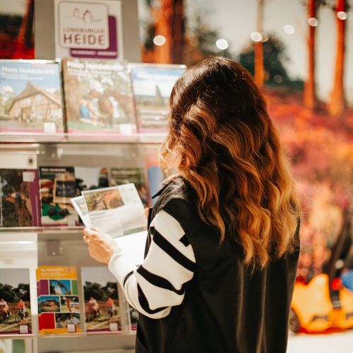 Good to know! ✨ In unserer Center & Tourismus Information bekommt ihr neben Shopping-Gutscheinen, Kinderbuggys und...