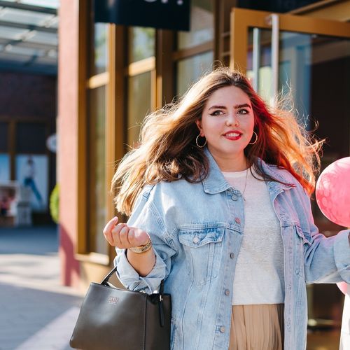 Nicht verpassen: Am Donnerstag starten die Crazy Days im #designeroutletsoltau 📣 Bis Samstag warten exklusive -70%...
